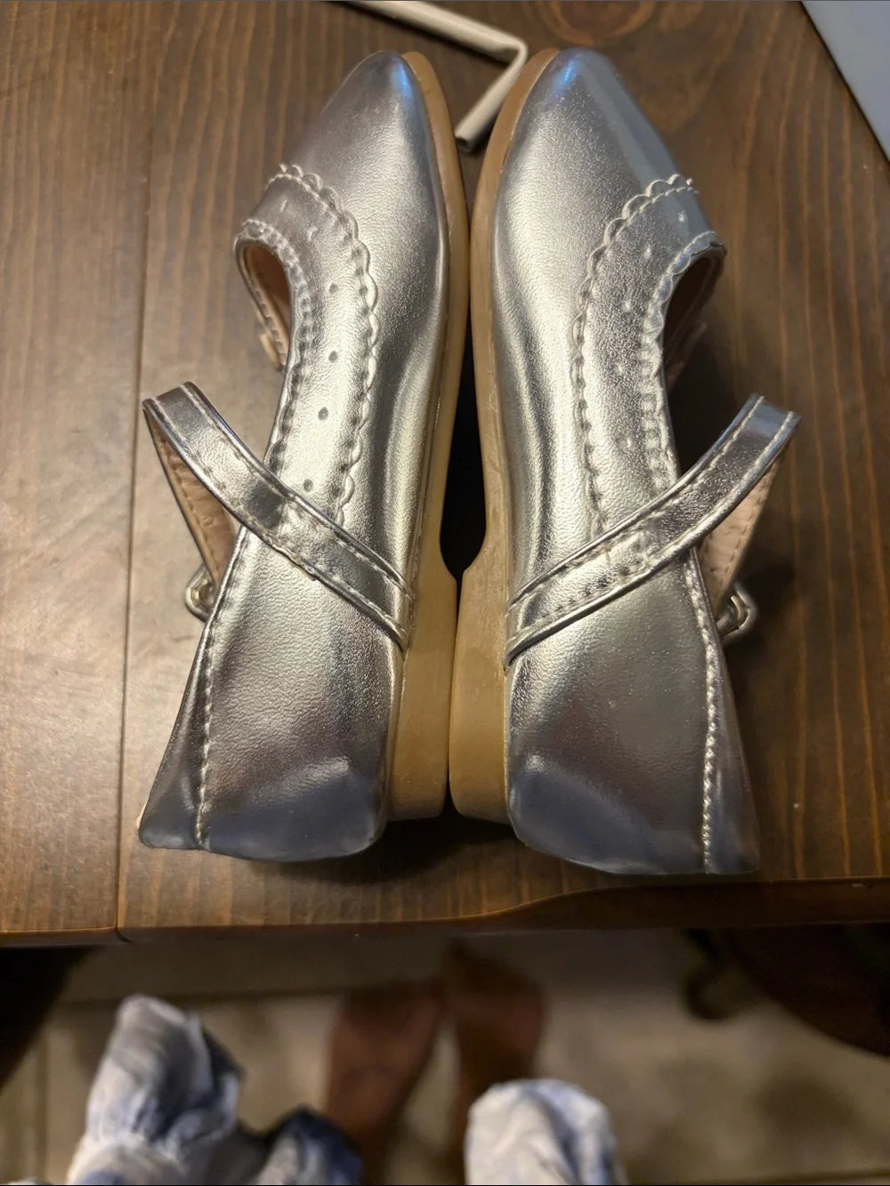 Girls' Metallic Silver Mary Jane Dress Shoes with Flower NEW Sz. 5